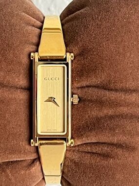 Gucci Watch 1500L Women's GOLD PLATED 10